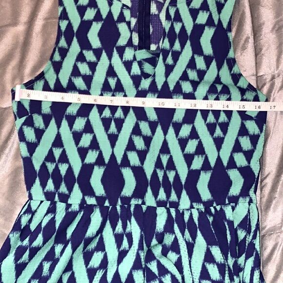 Everly Blue Green Geometric Diamond Sleeveless Dress Medium EUC - Picture 7 of 9